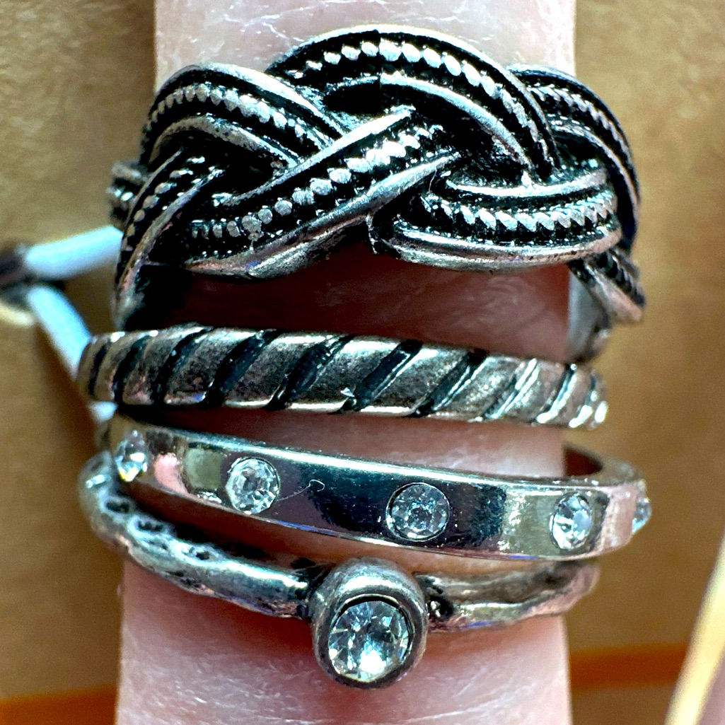 G.H. Bass & Co. 4 Piece Ring Set Nwt Size 7